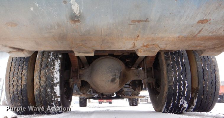 image for item MJ9967 2003 International 7400  refuse truck