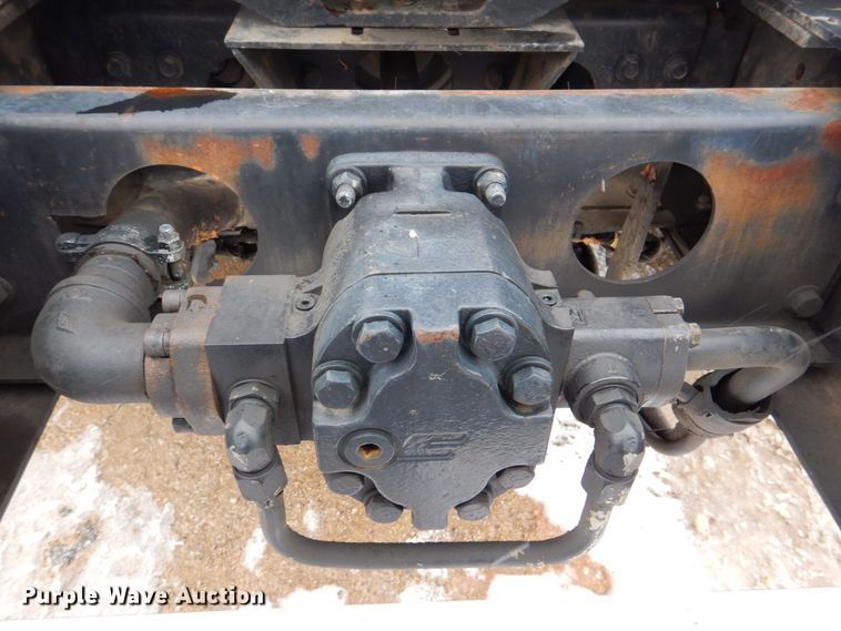 image for item MJ9967 2003 International 7400  refuse truck