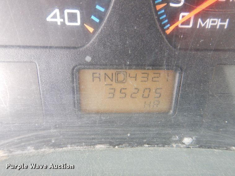 image for item MJ9967 2003 International 7400  refuse truck