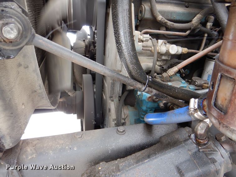 image for item MJ9967 2003 International 7400  refuse truck