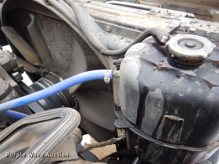 image for item MJ9967 2003 International 7400  refuse truck