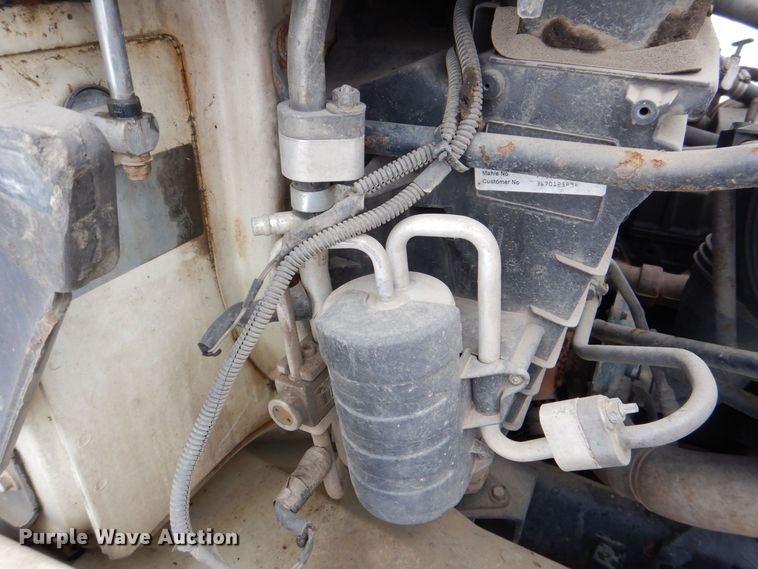 image for item MJ9967 2003 International 7400  refuse truck