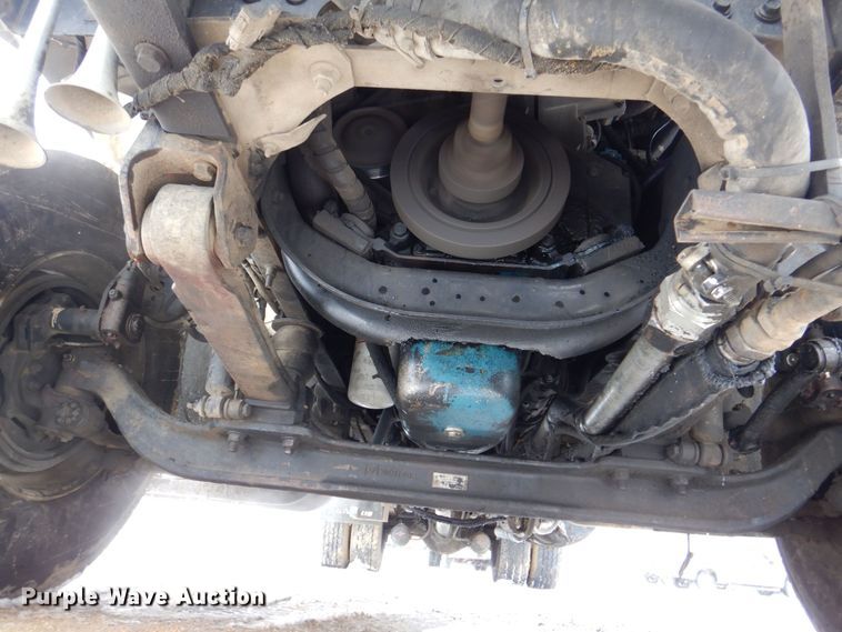 image for item MJ9967 2003 International 7400  refuse truck