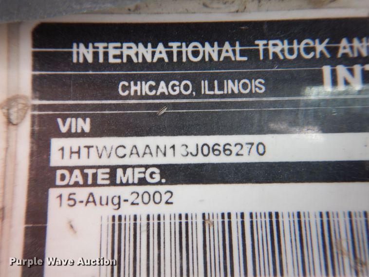 image for item MJ9967 2003 International 7400  refuse truck