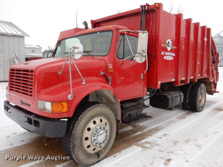 image for item MJ9968 2000 International 4700  refuse truck
