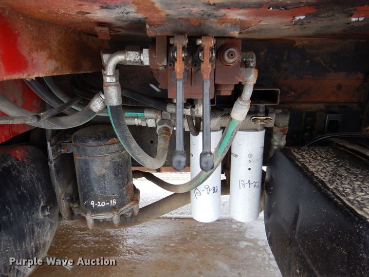 image for item MJ9968 2000 International 4700  refuse truck