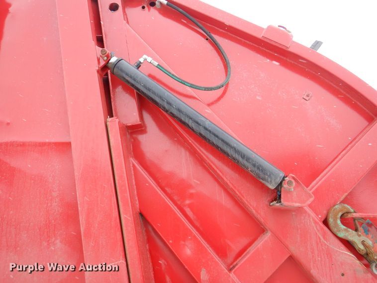 image for item MJ9968 2000 International 4700  refuse truck