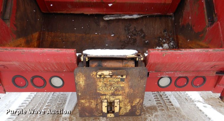 image for item MJ9968 2000 International 4700  refuse truck