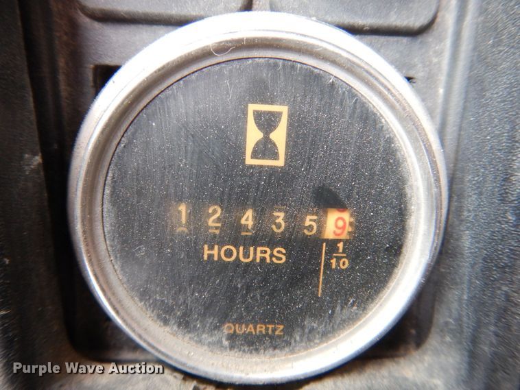 image for item MJ9968 2000 International 4700  refuse truck