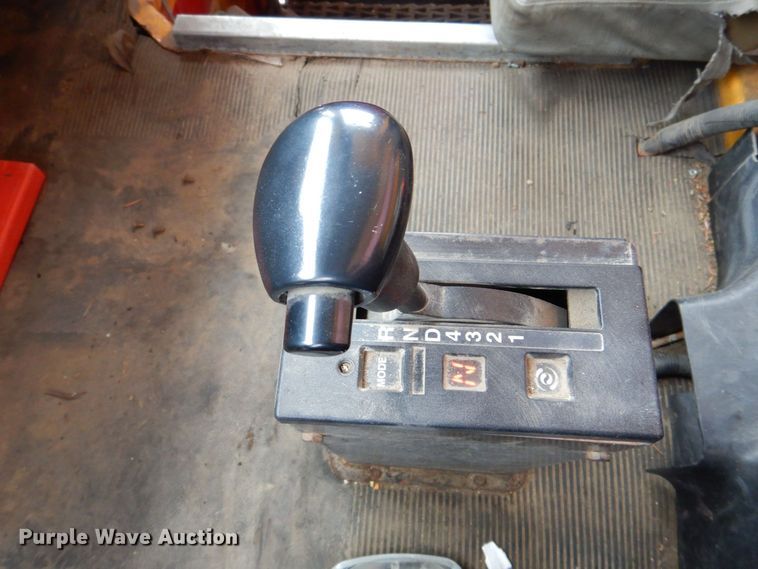 image for item MJ9968 2000 International 4700  refuse truck