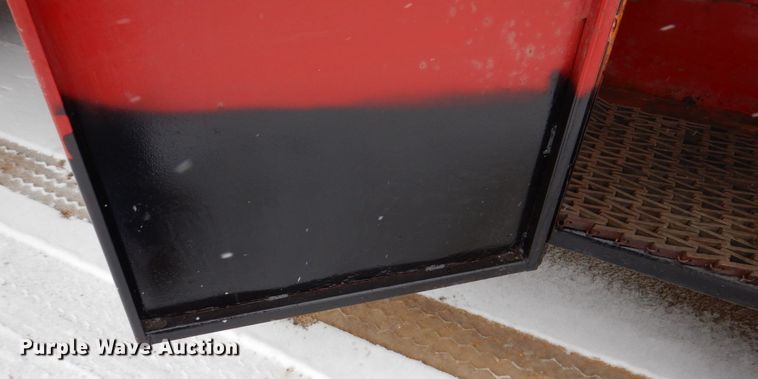 image for item MJ9968 2000 International 4700  refuse truck