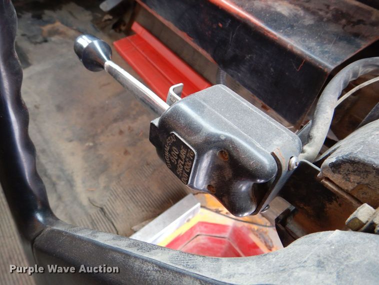 image for item MJ9968 2000 International 4700  refuse truck