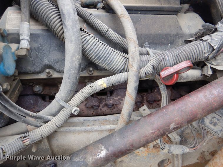 image for item MJ9968 2000 International 4700  refuse truck