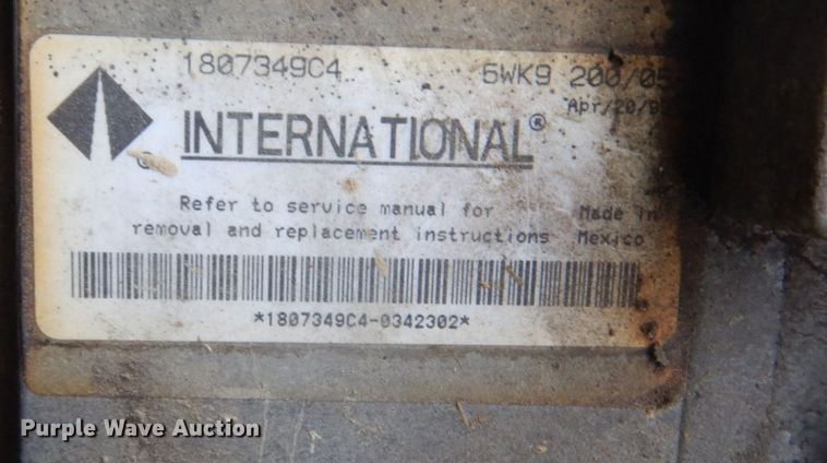 image for item MJ9968 2000 International 4700  refuse truck