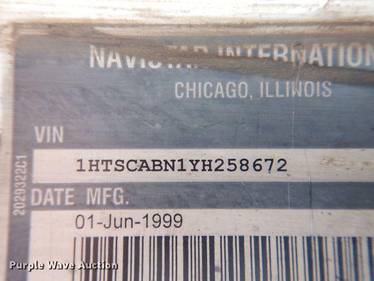 image for item MJ9968 2000 International 4700  refuse truck