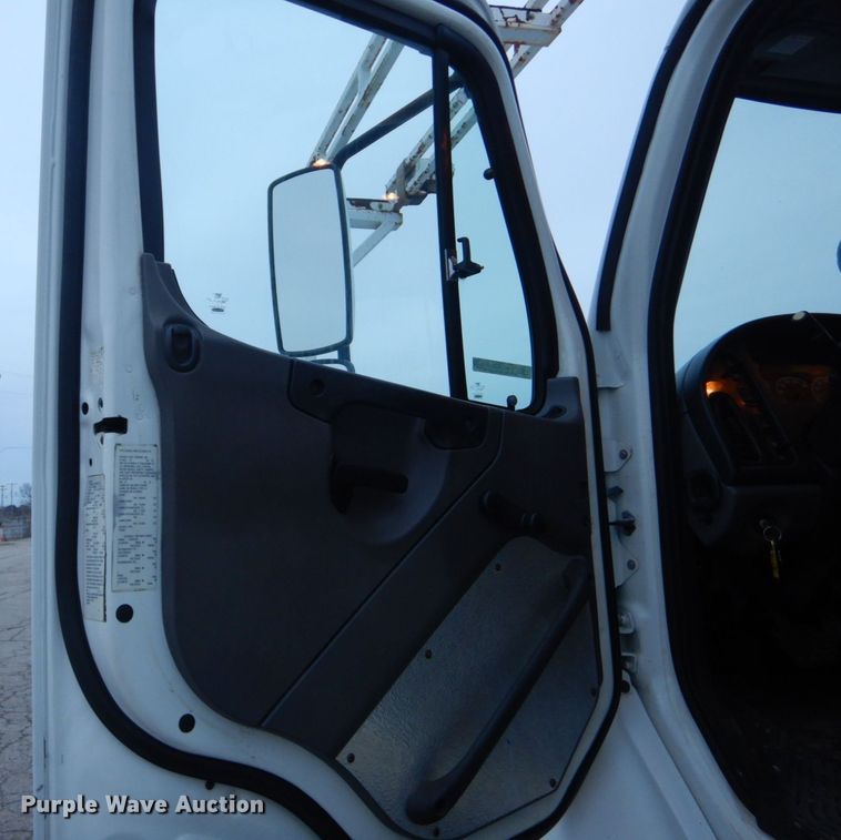 image for item MM9627 2010 Freightliner Business Class M2  utility / service truck