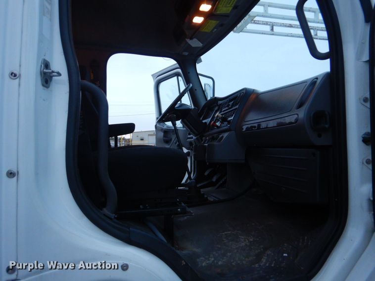 image for item MM9627 2010 Freightliner Business Class M2  utility / service truck