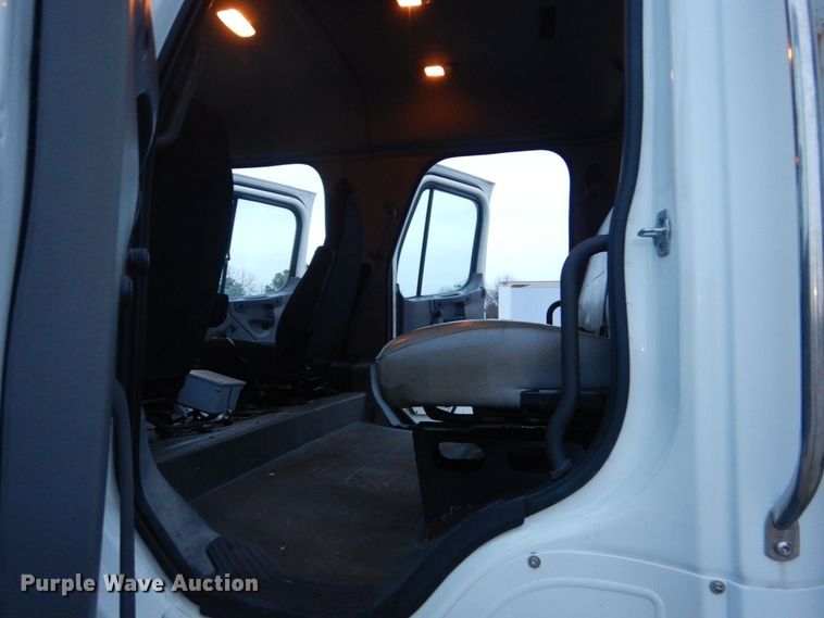 image for item MM9627 2010 Freightliner Business Class M2  utility / service truck