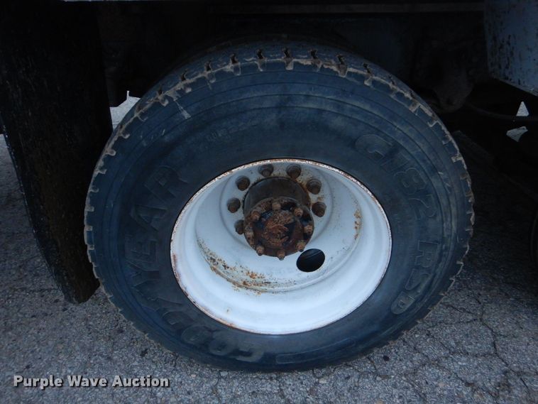 image for item MM9627 2010 Freightliner Business Class M2  utility / service truck