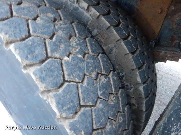 image for item MM9627 2010 Freightliner Business Class M2  utility / service truck