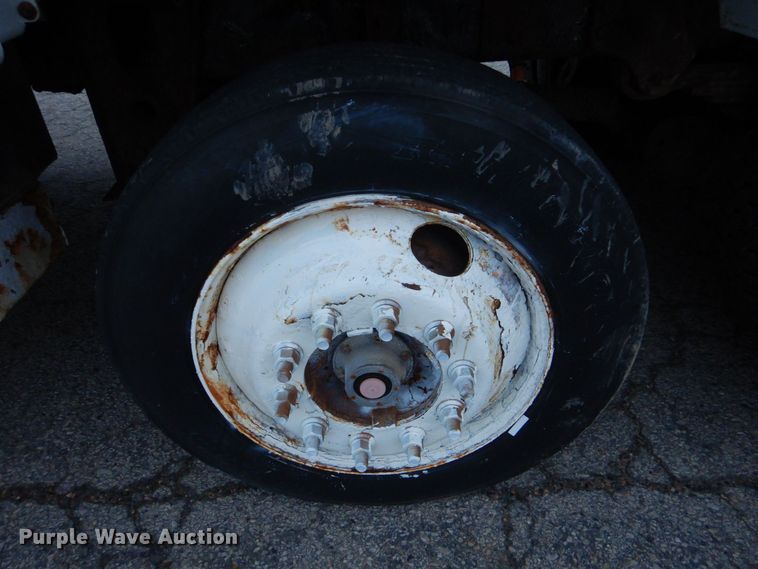 image for item MM9627 2010 Freightliner Business Class M2  utility / service truck