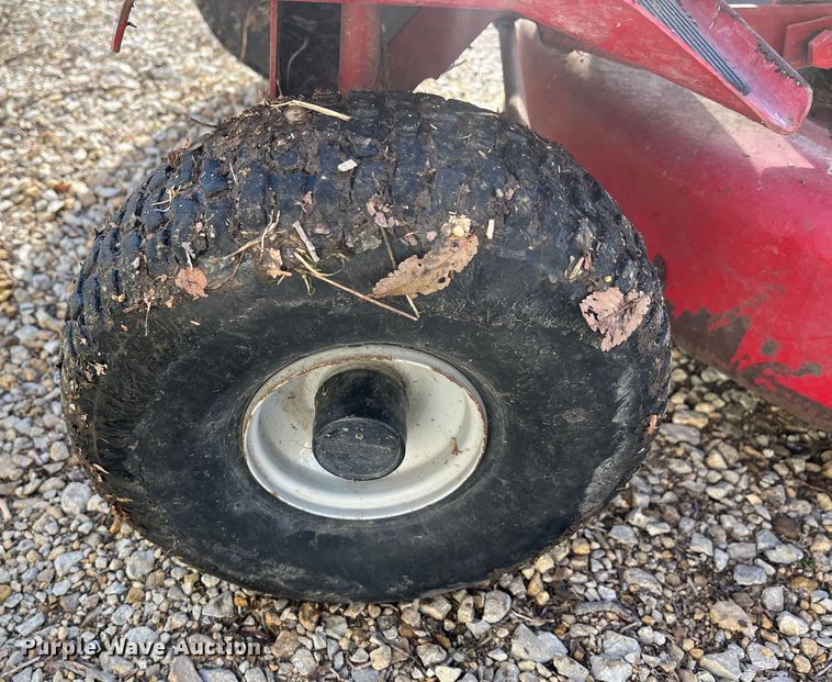 image for item MN9516 Snapper SR1433  lawn mower