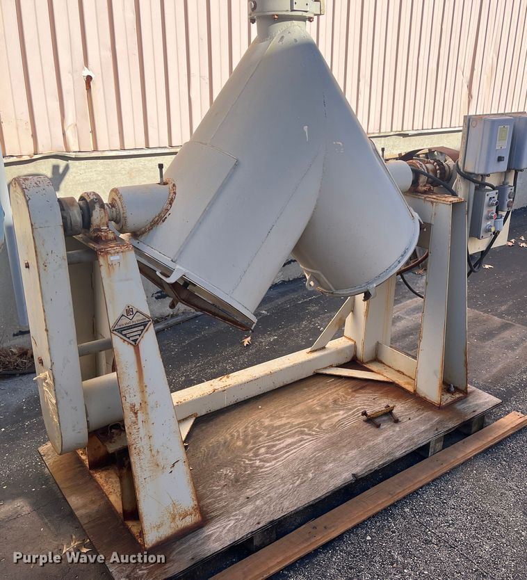 image for item MN9522 (2) Patterson-Kelly twin shell dry blenders