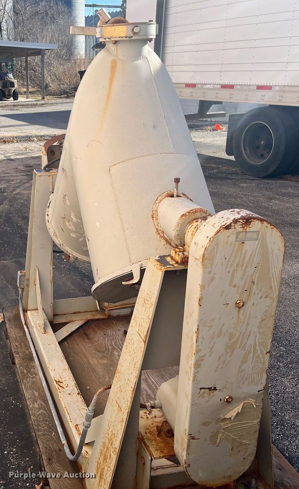 image for item MN9522 (2) Patterson-Kelly twin shell dry blenders