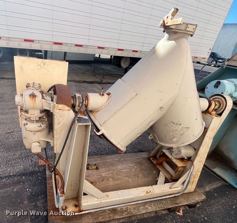 image for item MN9522 (2) Patterson-Kelly twin shell dry blenders