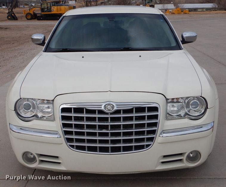 image for item MP9040 2006 Chrysler 300C