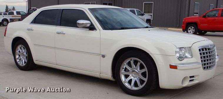 image for item MP9040 2006 Chrysler 300C