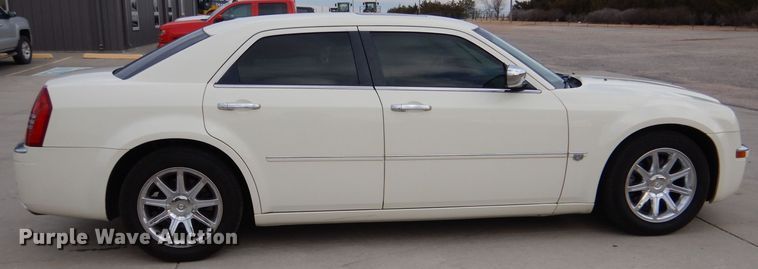 image for item MP9040 2006 Chrysler 300C