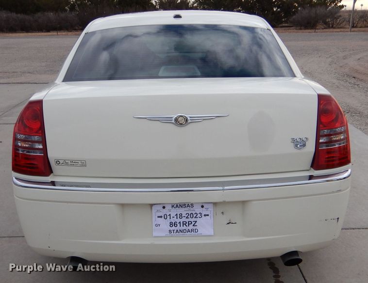 image for item MP9040 2006 Chrysler 300C