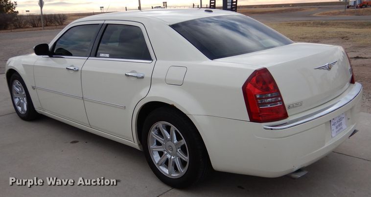 image for item MP9040 2006 Chrysler 300C