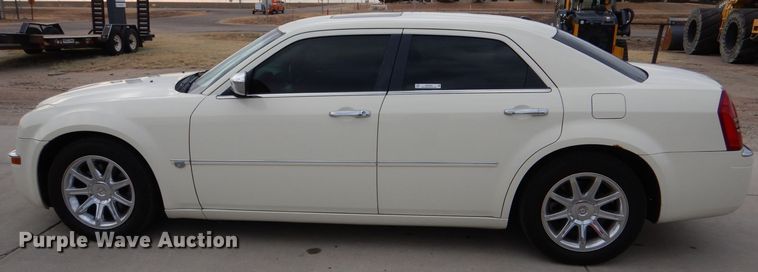 image for item MP9040 2006 Chrysler 300C