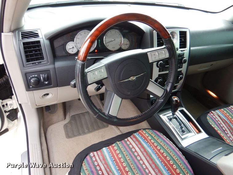 image for item MP9040 2006 Chrysler 300C