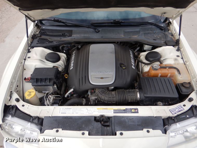 image for item MP9040 2006 Chrysler 300C