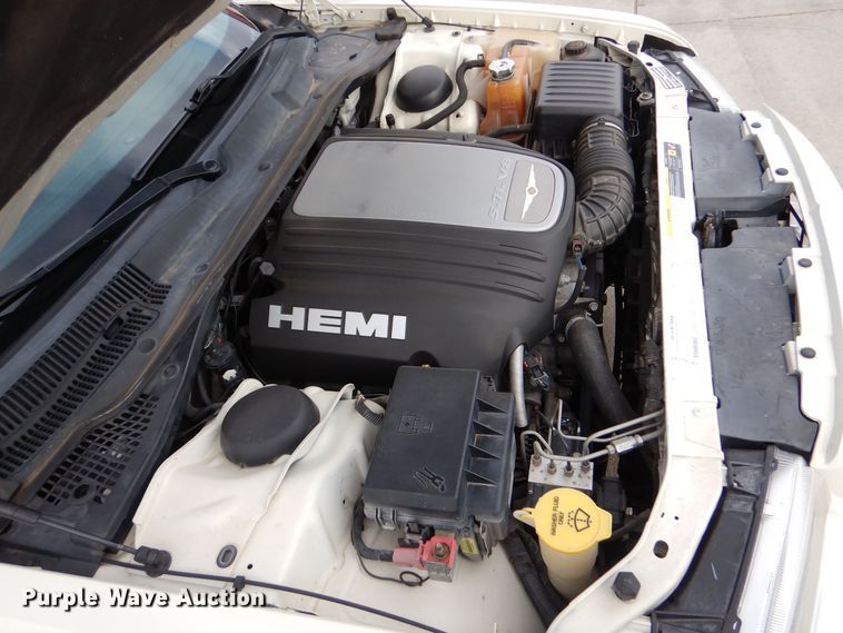 image for item MP9040 2006 Chrysler 300C