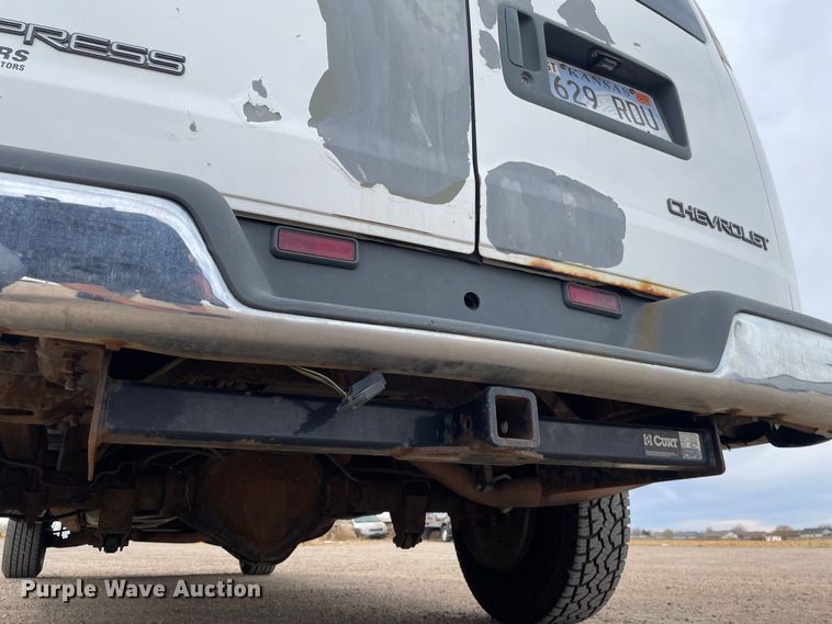 image for item MP9041 2002 Chevrolet Express 3500  van