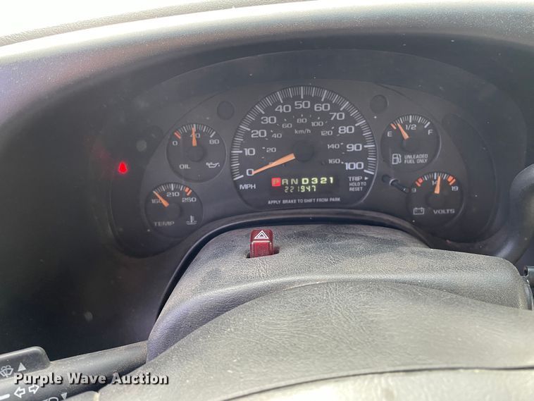 image for item MP9041 2002 Chevrolet Express 3500  van