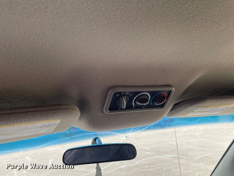 image for item MP9041 2002 Chevrolet Express 3500  van