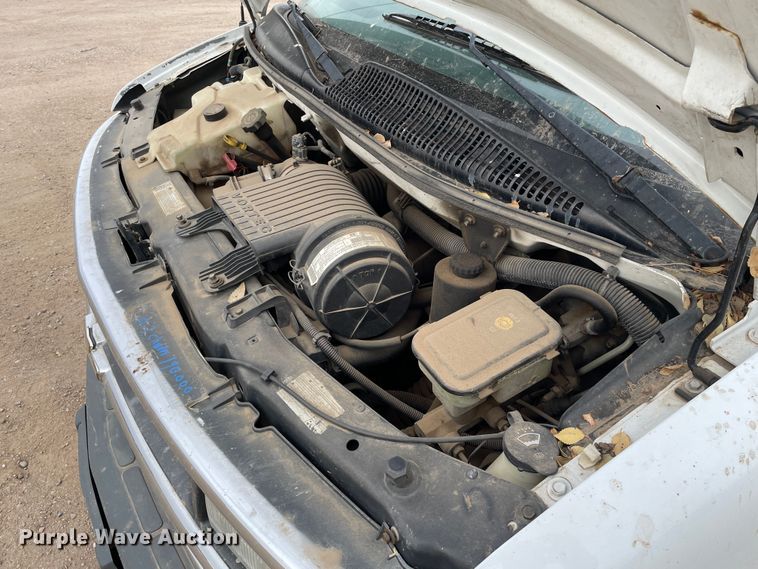 image for item MP9041 2002 Chevrolet Express 3500  van
