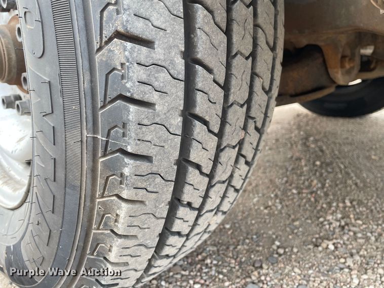 image for item MP9041 2002 Chevrolet Express 3500  van