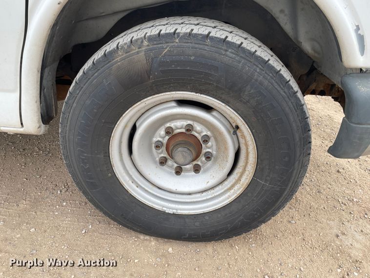 image for item MP9041 2002 Chevrolet Express 3500  van