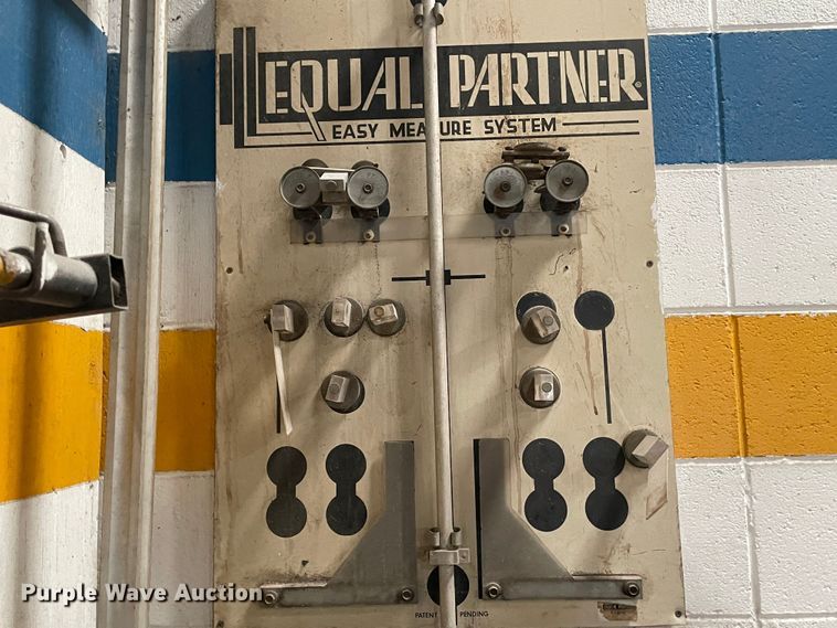 image for item MP9042 Kansas Jack Magna-Rack  collision frame straightener