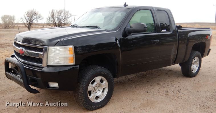 image for item MP9057 2008 Chevrolet Silverado 1500  Ext. Cab pickup truck