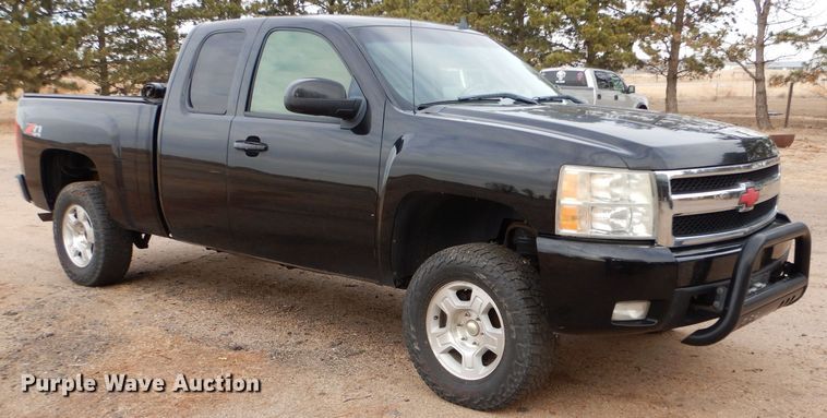 image for item MP9057 2008 Chevrolet Silverado 1500  Ext. Cab pickup truck