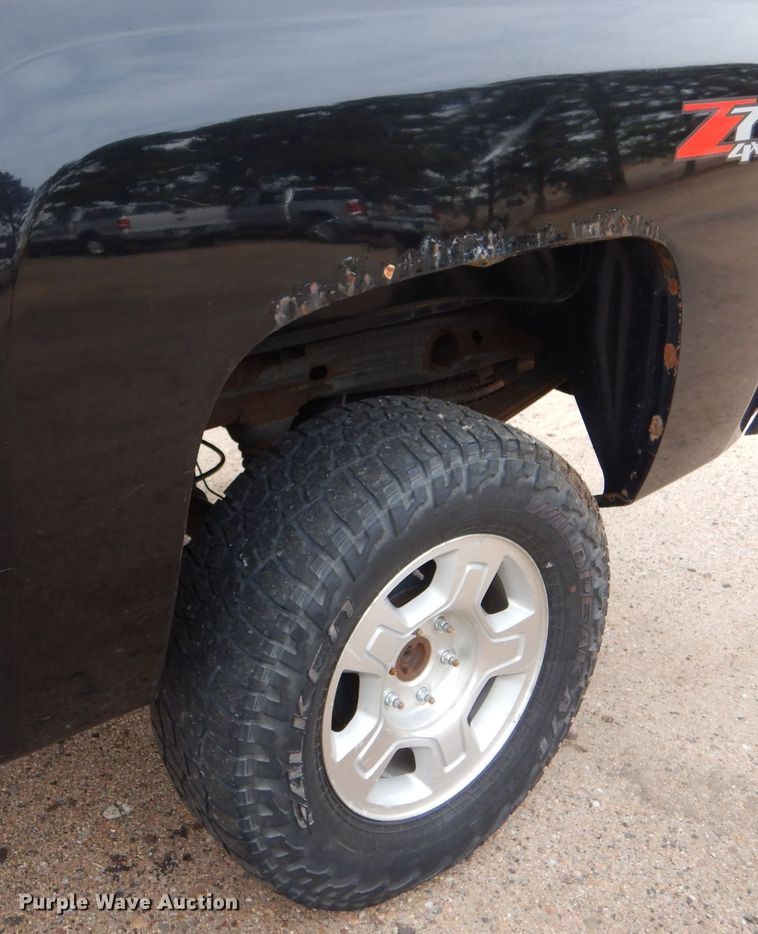 image for item MP9057 2008 Chevrolet Silverado 1500  Ext. Cab pickup truck