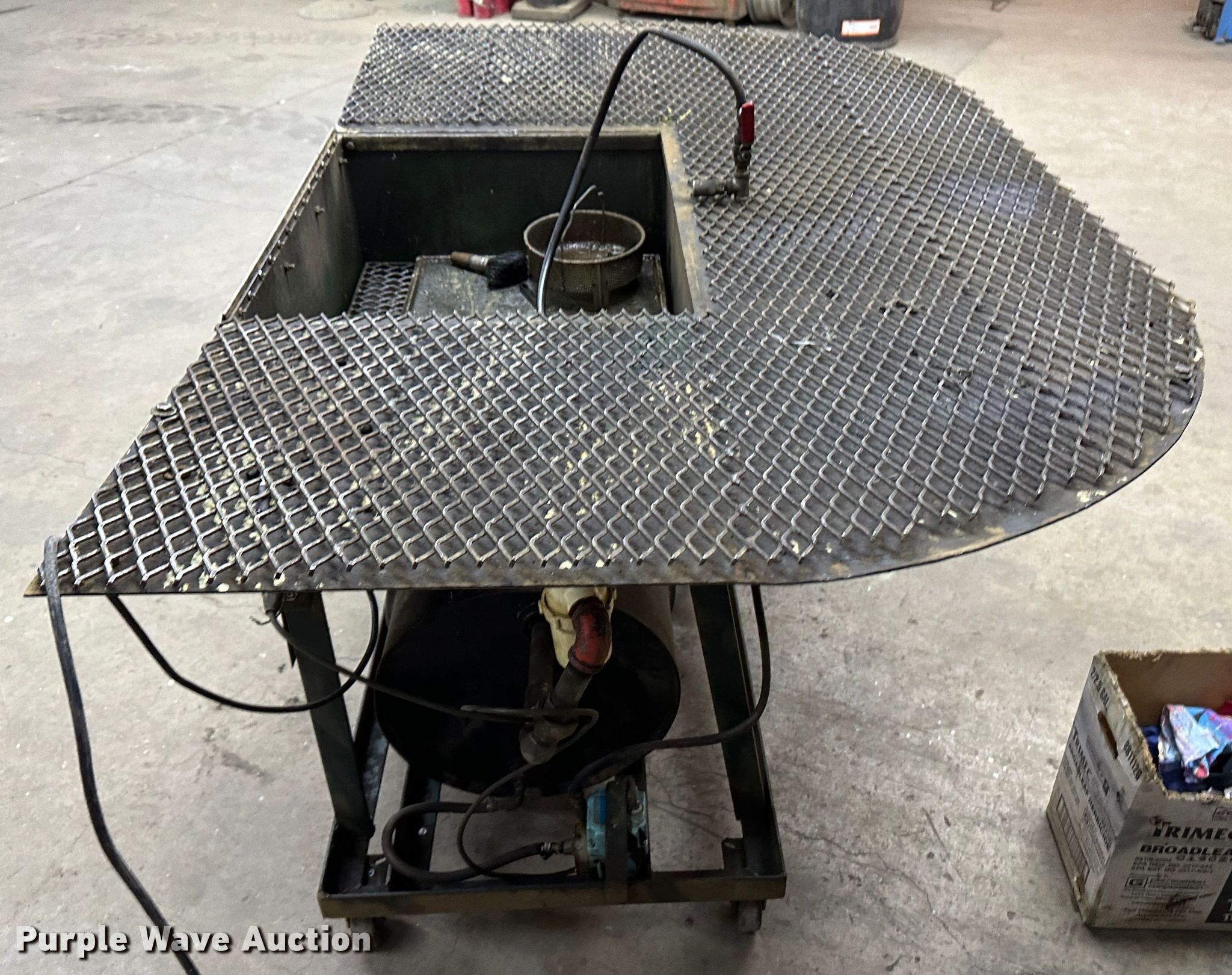 Parts cleaner in Quinter, KS Item JD9622 sold Purple Wave