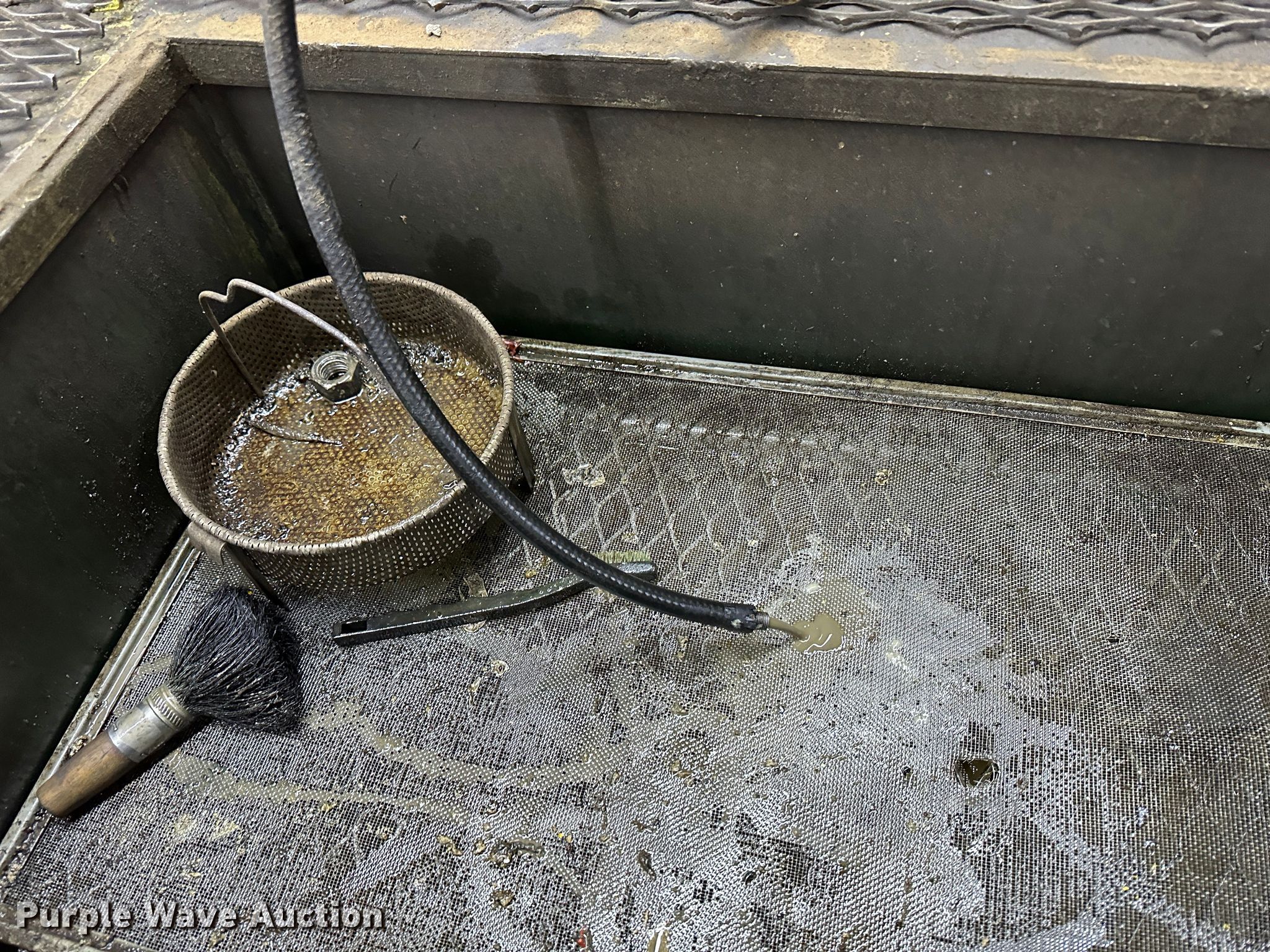 Parts cleaner in Quinter, KS Item JD9622 sold Purple Wave